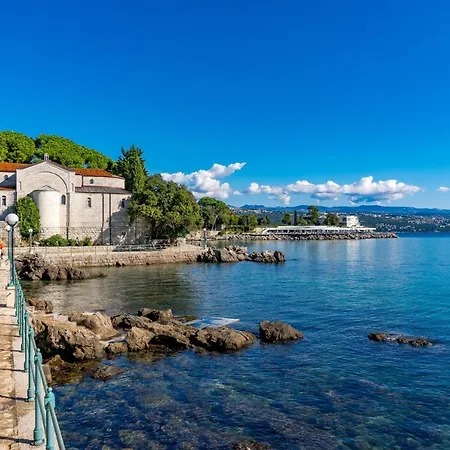 Lauranella Apartment Lovran Opatija, Hot Tub, Evcharger, Free Parking & Pure Relaxation Διαμέρισμα Opric