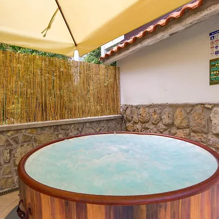 Lauranella Apartment Lovran Opatija, Hot Tub, Evcharger, Free Parking & Pure Relaxation Διαμέρισμα