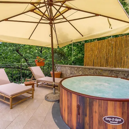 Lauranella Apartment Lovran Opatija, Hot Tub, Evcharger, Free Parking & Pure Relaxation