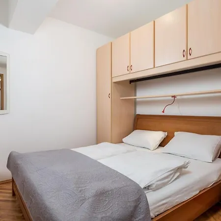 Lauranella Apartment Lovran Opatija, Hot Tub, Evcharger, Free Parking & Pure Relaxation Apartment Opric