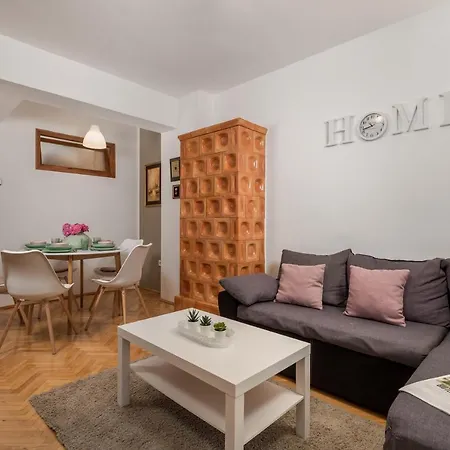Lauranella Apartment Lovran Opatija, Hot Tub, Evcharger, Free Parking & Pure Relaxation Apartment Opric