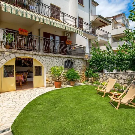 Lauranella Apartment Lovran Opatija, Hot Tub, Evcharger, Free Parking & Pure Relaxation