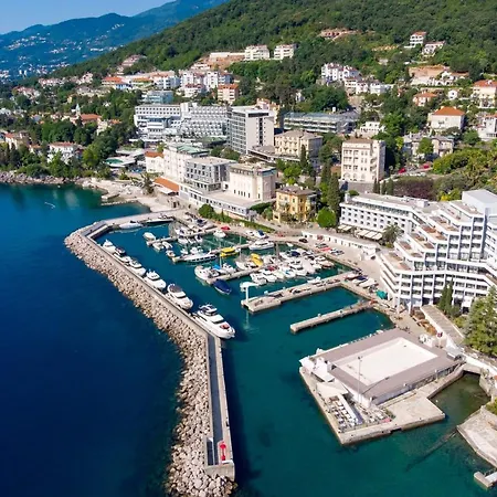 Lauranella Apartment Lovran Opatija, Hot Tub, Evcharger, Free Parking & Pure Relaxation Apartment *