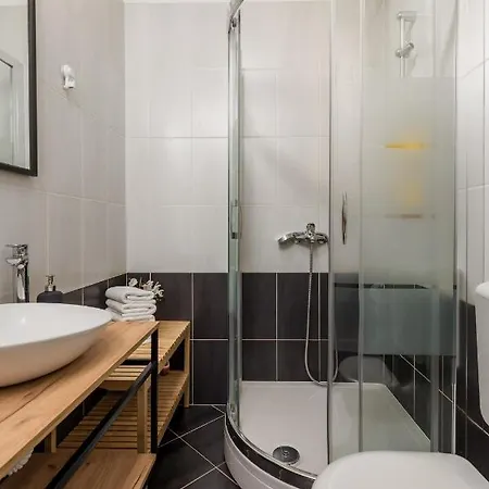 Apartment Lauranella Apartment Lovran Opatija, Hot Tub, Evcharger, Free Parking & Pure Relaxation Opric